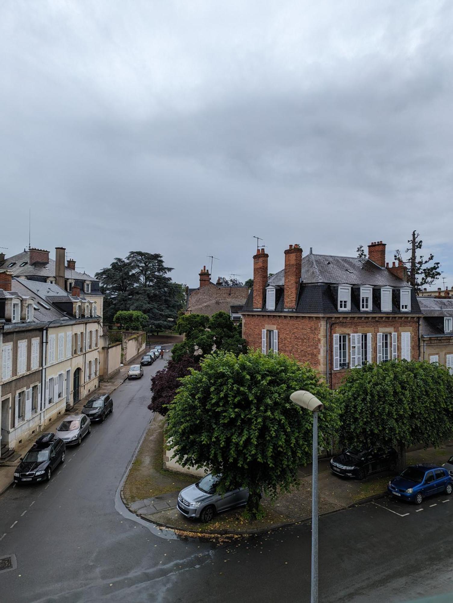 Studio 63M2 3Eme Etage Ou Chambre Dans Appartement 2Eme Etage Pour Sejours A Moulins Moulins  Exterior foto